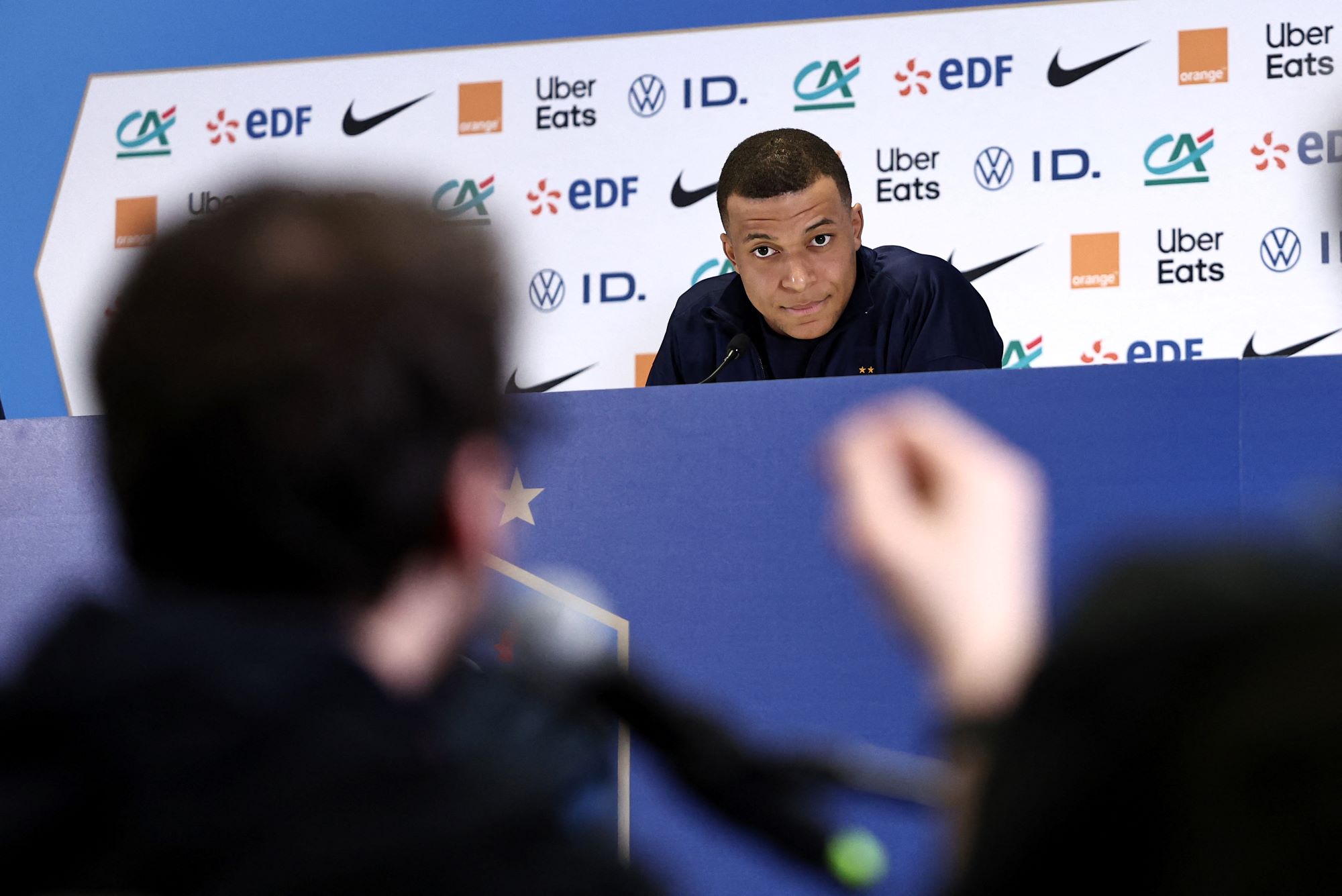 L'attaquant français Kylian Mbappe tient une conférence de presse à Marseille, dans le sud de la France, le 25 mars 2024, à la veille d'un match de football amical entre la France et le Chili au stade Vélodrome. (Photo de FRANCK FIFE / AFP)
