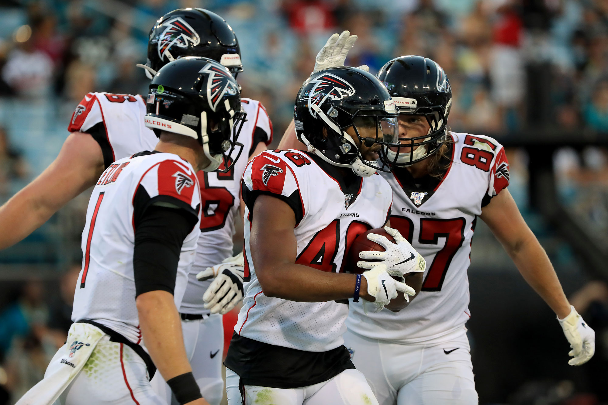 Tony Brooks-James des Atlanta Falcons célèbre un touchdown face aux Jaguars de Jacksonville