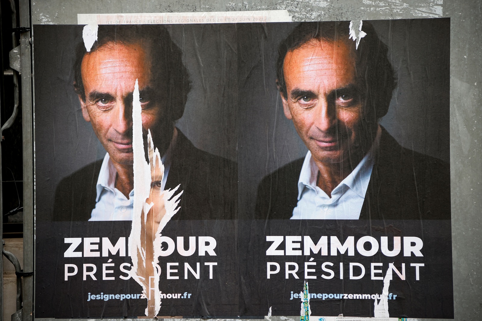 Des affiches "Zemmour président" collées à Paris, le 29 juin 2021.