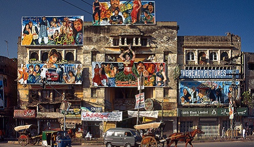 
            Le cinéma pakistanais : une industrie en voie d’extinction ?          